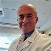 Farmacista e biologo impartisce lezioni private online